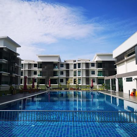 The Meadow Park Kampar Exterior foto