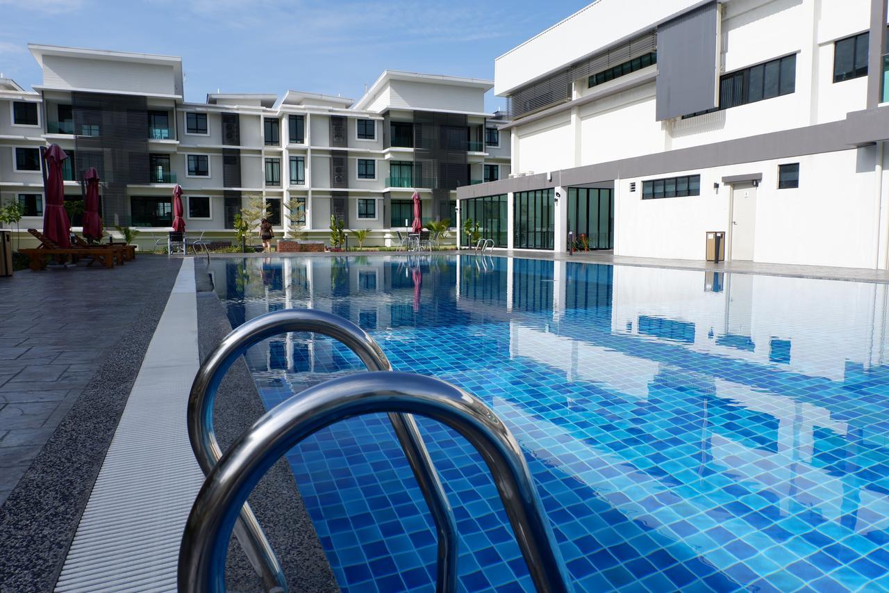 The Meadow Park Kampar Exterior foto
