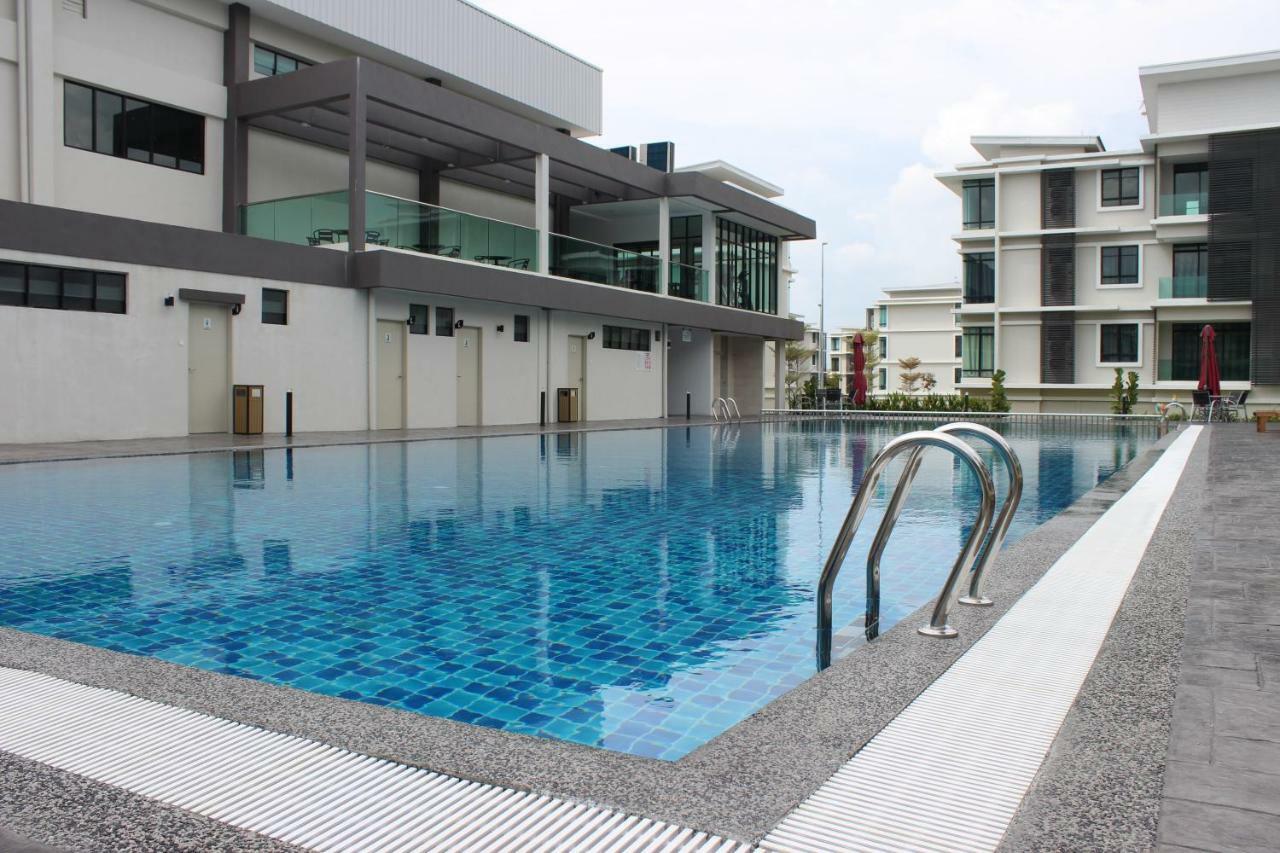 The Meadow Park Kampar Exterior foto